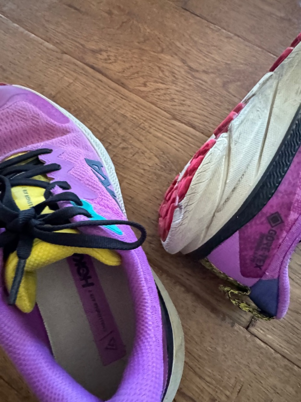 Womens Gore Tex Hoka Challenger waterproof - Picture 4 of 5